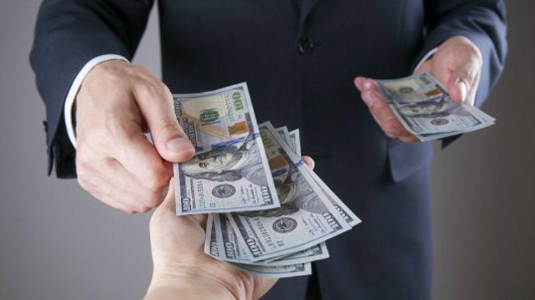 Más de 80 empresas pagarán el décimo tercer sueldo por adelantado