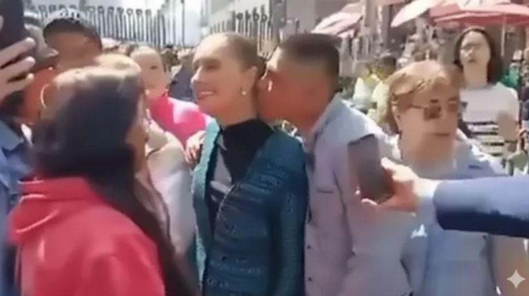 Hombre besó en el cuello a la presidenta de México: todo quedó grabado