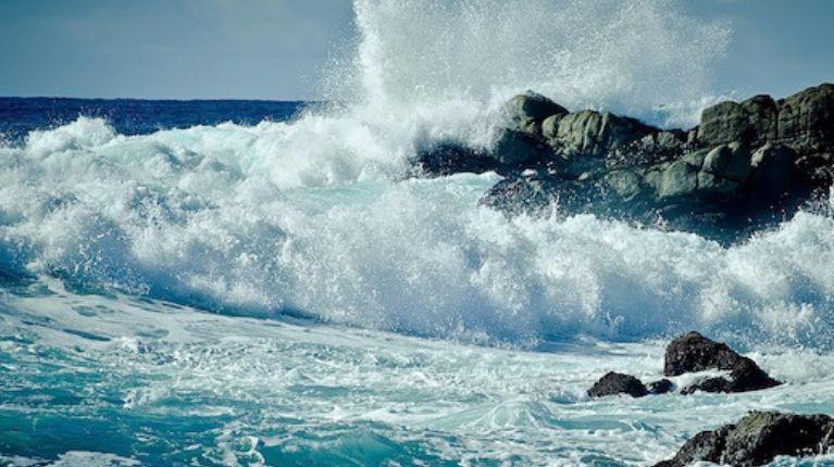 Oleajes provenientes de diferentes direcciones en las costas ecuatorianas, por cuatro días