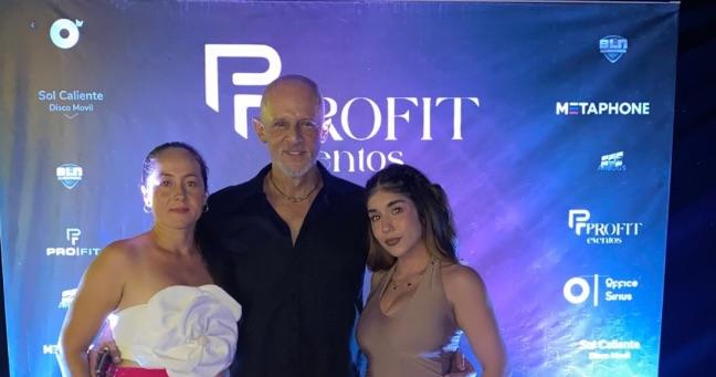 Club Profit exhibe su sala de eventos con un acto especial