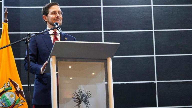 Guillermo Avellán sale del Banco Central del Ecuador