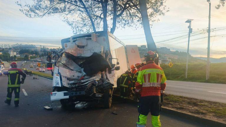 Imagen de la noticia: Un muerto por accidente de tránsito en la avenida Simón Bolívar de Quito