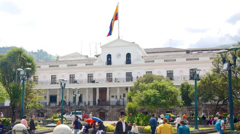 El riesgo país de Ecuador cayó por debajo de los 500 puntos