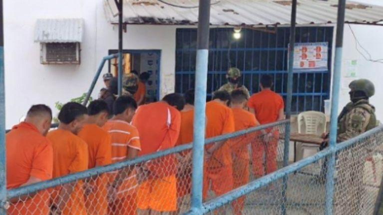 Imagen de la noticia: 184 presos fueron trasladados entre cárceles de Ecuador