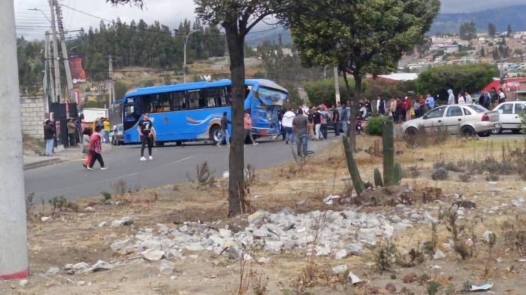 Imagen de la noticia: Accidente de tránsito deja varios muertos en la vía Ambato–Baños de Agua Santa