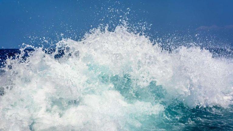 Imagen de la noticia: Oleaje con nivel medio de amenaza en las costas ecuatorianas, hasta el 29 de enero