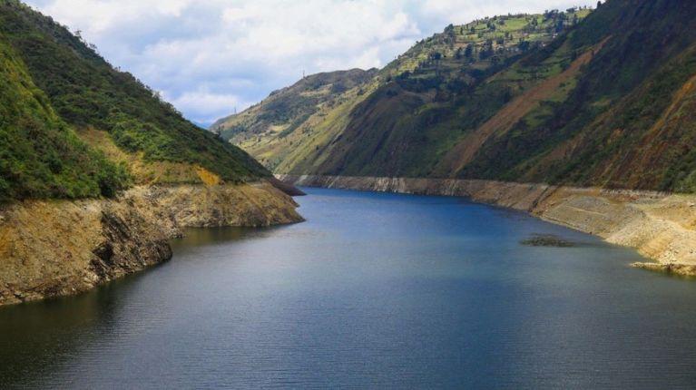 El embalse de Mazar llega a su nivel óptimo, ministra reitera que no hay riesgo de apagones