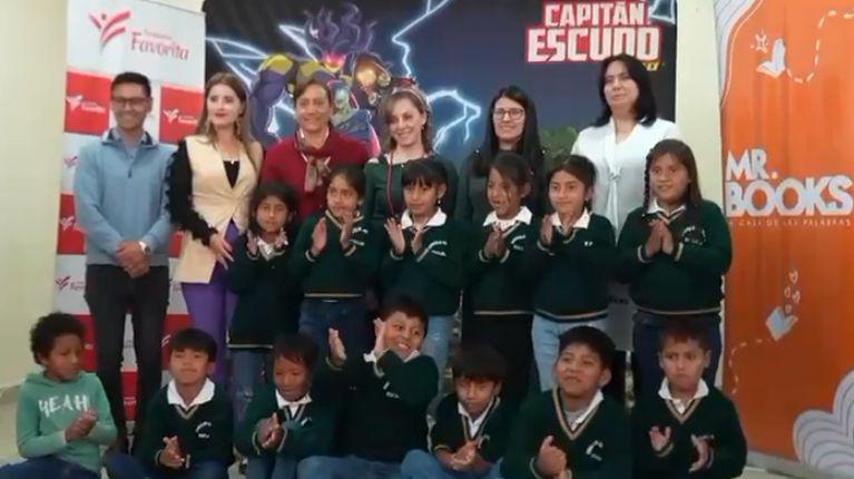 Mr. Books y Fundación Favorita entregan miles de libros a instituciones educativas y ludobibliotecas