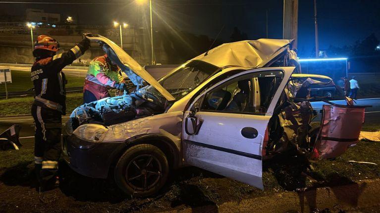 Un muerto por accidente de tránsito entre un camión y un auto, en Quito