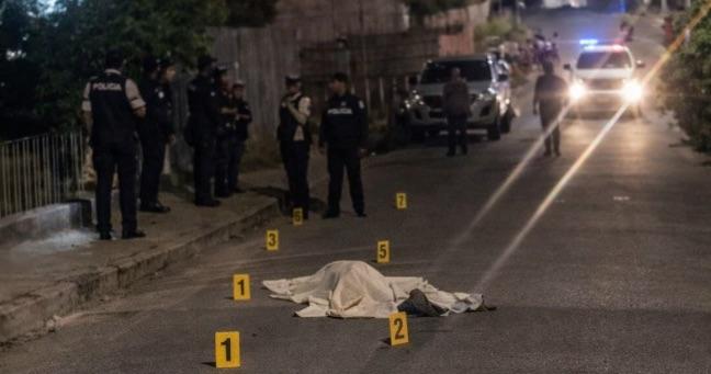 Sicariato en Manta, Manabí: asesinan a joven en moto