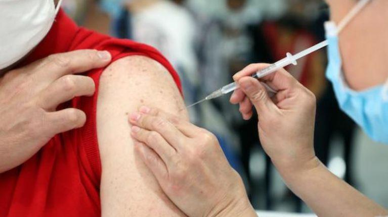 Campaña de vacunación contra la influenza se extiende por 60 días más en Ecuador