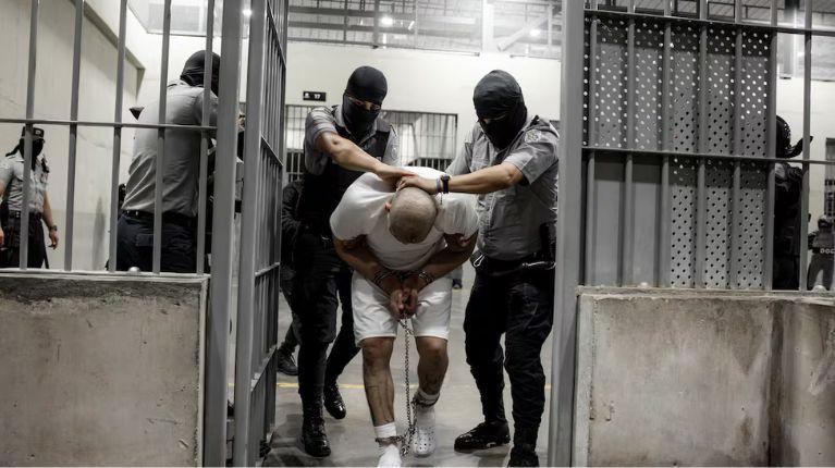 El Salvador aprueba la cadena perpetua para homicidas, violadores y terroristas