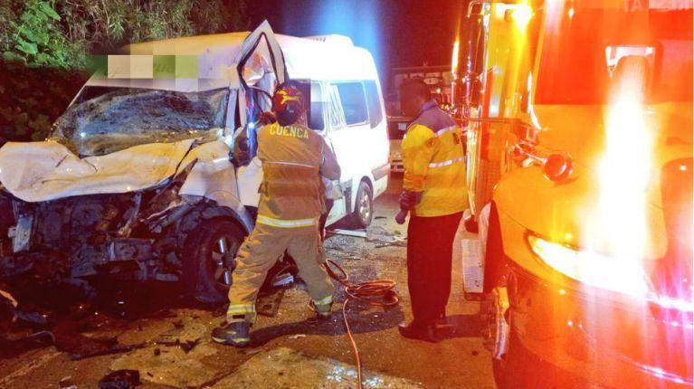 Dos muertos y seis heridos en accidente de tránsito en la vía Cuenca – Molleturo