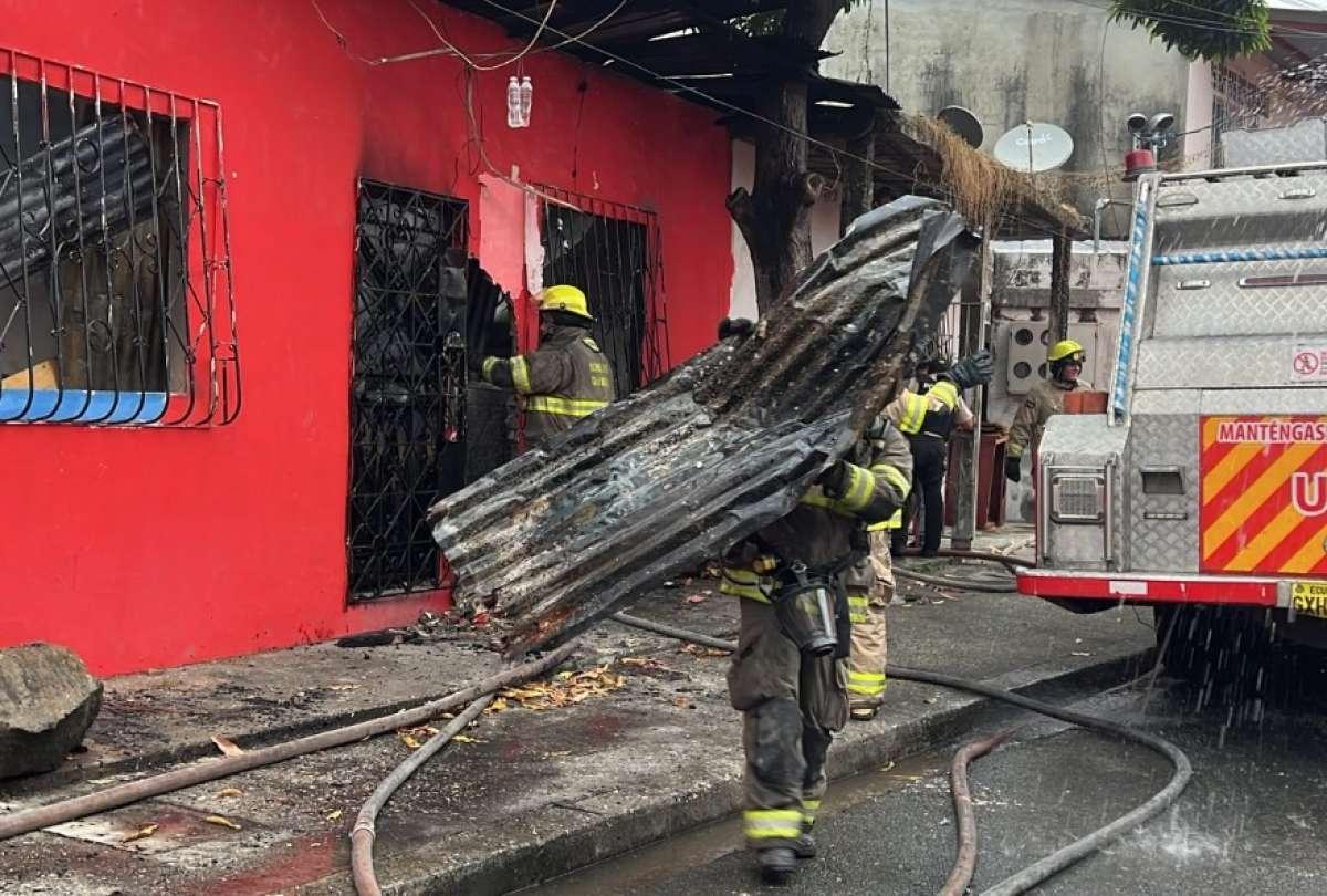 Tragedia en Guayaquil: incendio deja cinco muertos en vivienda