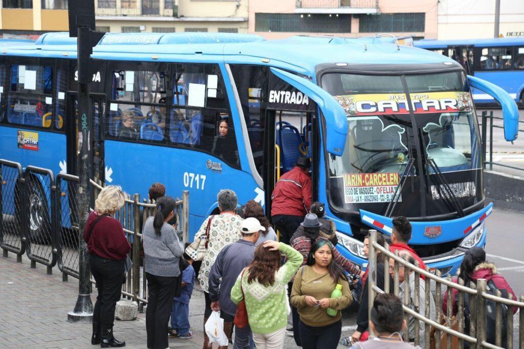 Municipio de Quito destinará USD 20 millones para compensar a transportistas urbanos