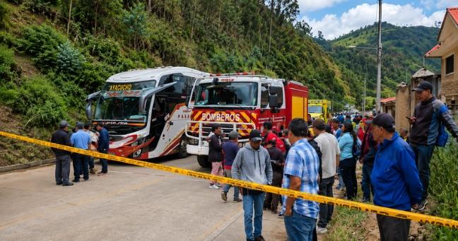 Aparatoso choque múltiple en la vía Cuenca-Molleturo