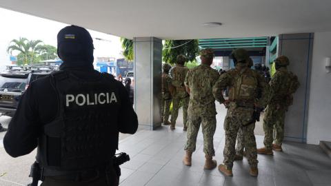 Aquiles Alvarez fue trasladado de urgencia a una clínica en Guayaquil por problemas de salud