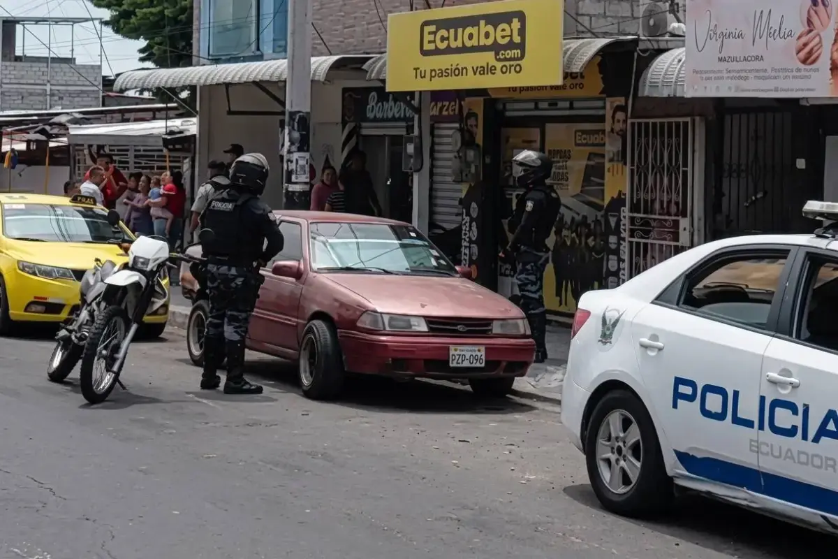 Dos hombres asesinados y un herido tras ataque armado en una barbería de Manta, Manabí: así ocurrió el crimen