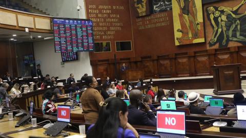 Asamblea aprueba reformas a Ley de Tránsito en Ecuador