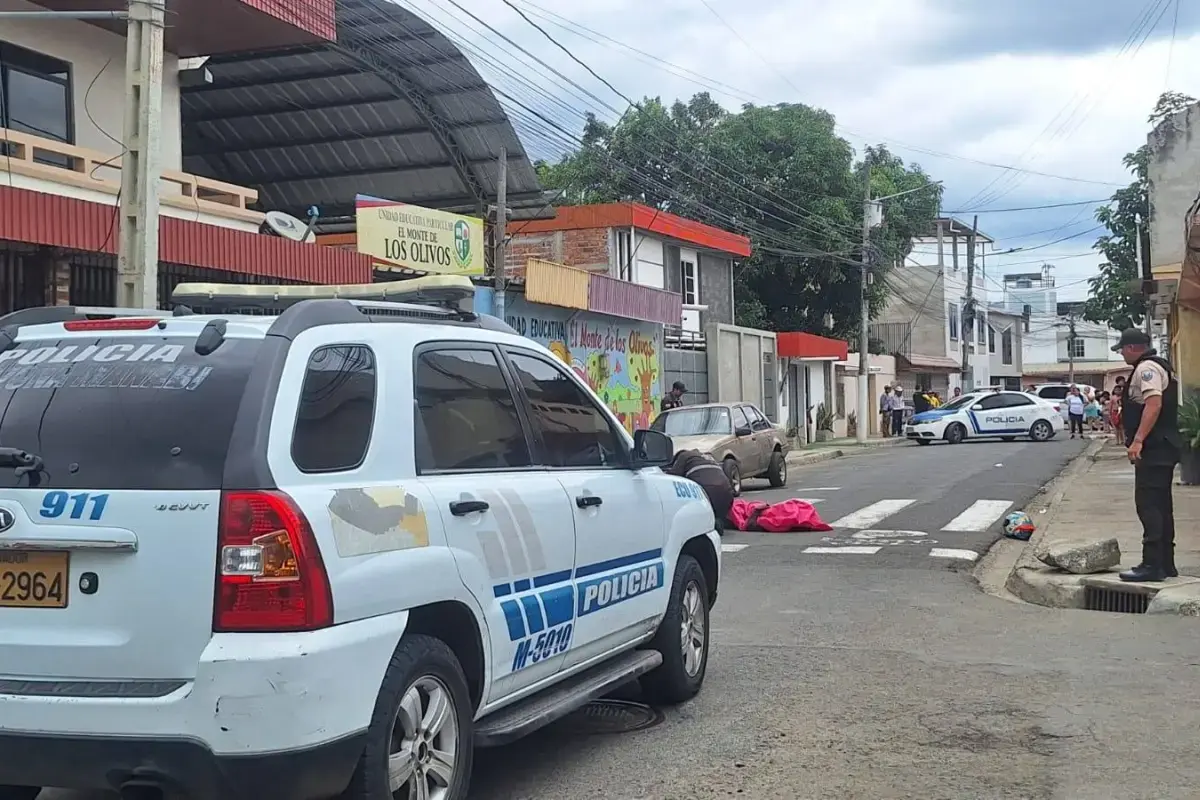 Sicarios atacan a tiros a un hombre en los exteriores de una unidad educativa en Manabí
