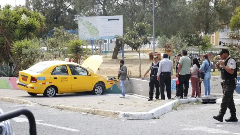 Sicarios atacan a tiros a un taxista en Quito este martes 29 de septiembre