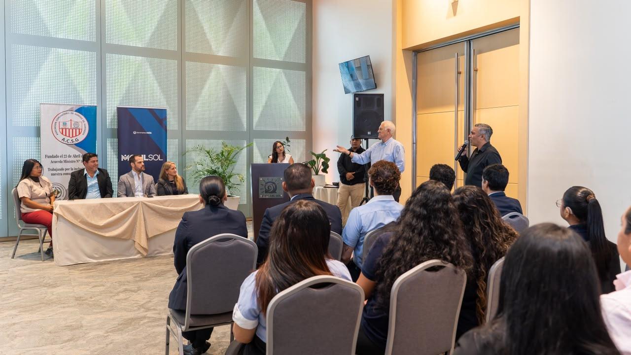 Mall del Sol fortalece la inclusión a través de la capacitación en lengua de señas